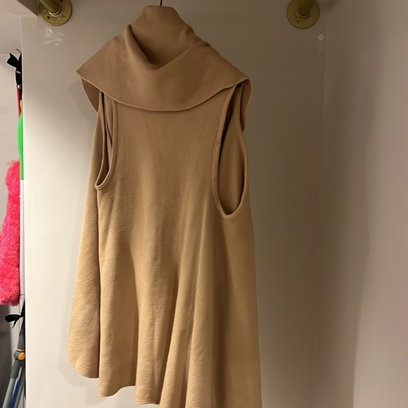 Camel Knot vest - Picture 2 of 2